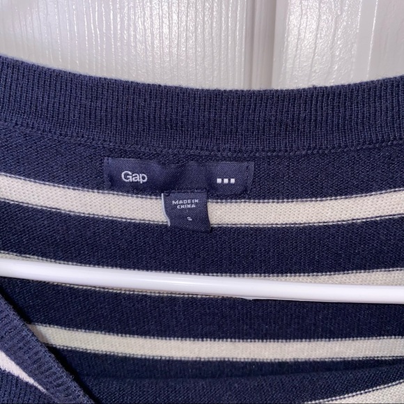GAP Striped Sweater - Picture 3 of 4
